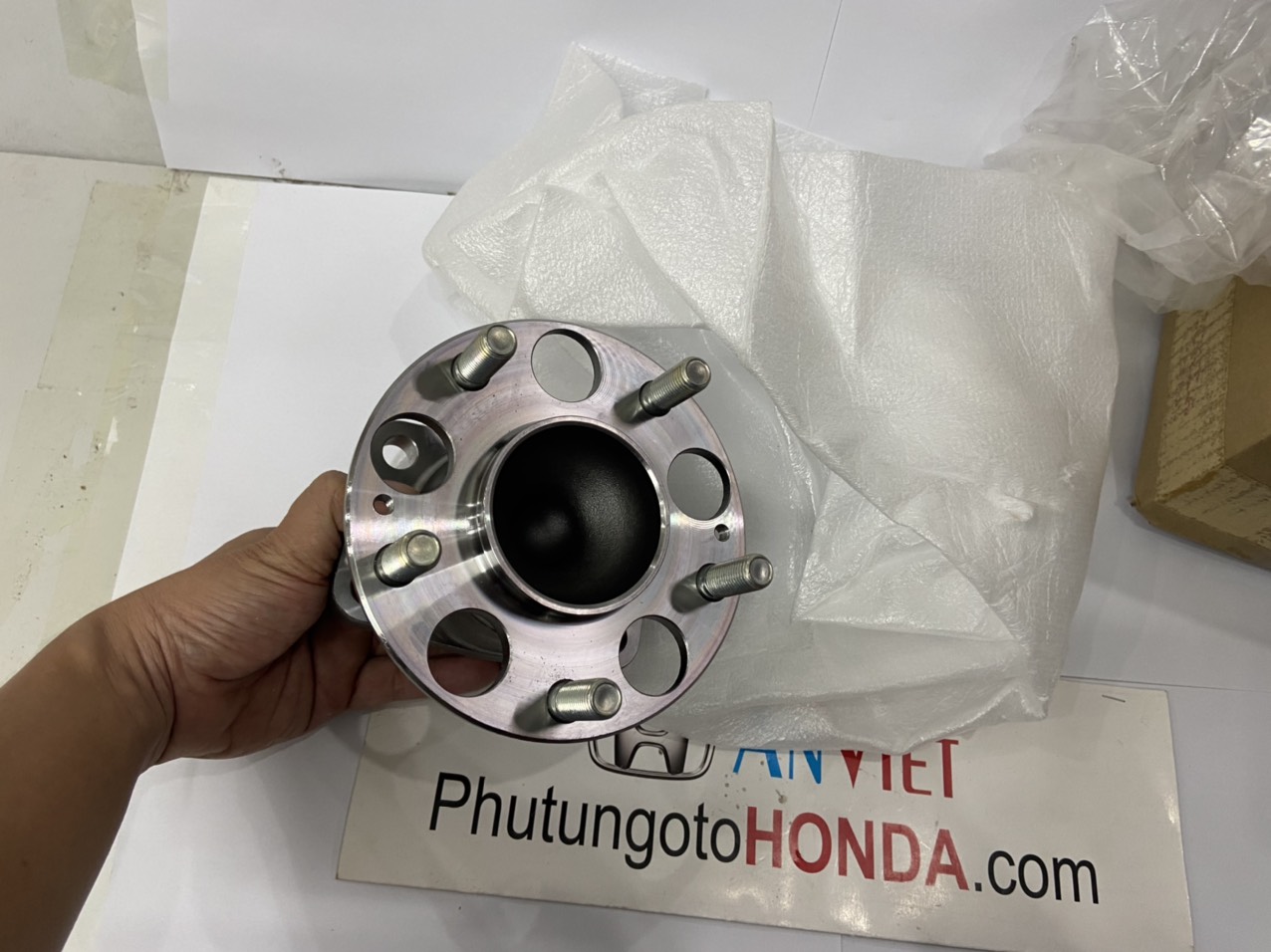 Bi moay ơ sau xe Honda HRV